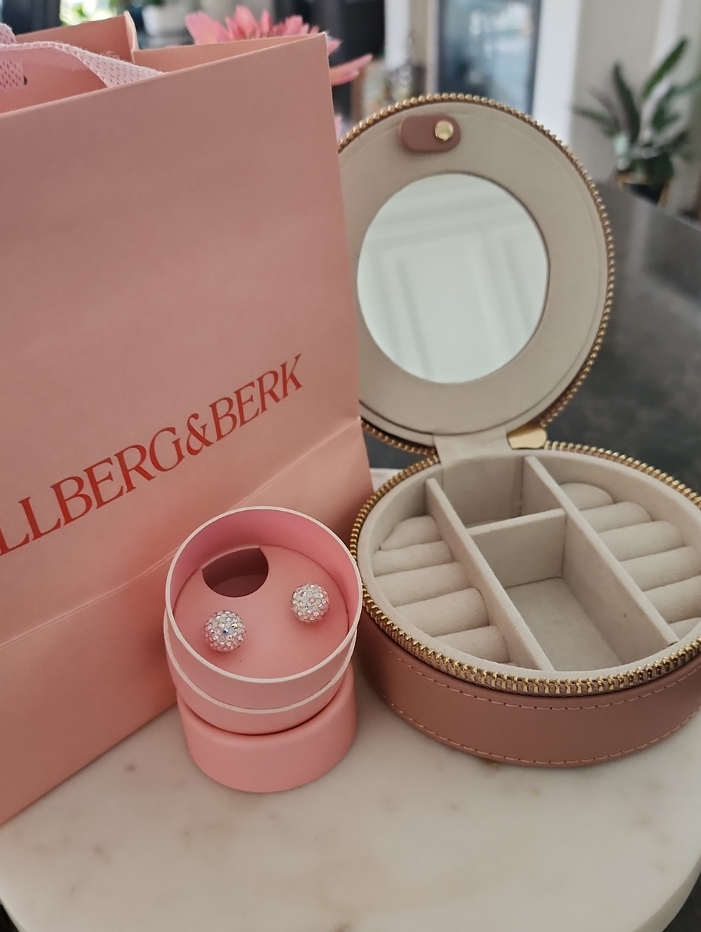 Hillberg & Berk Large Ball Studs & New  Travel Jewelry Case